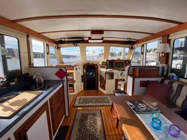 Reveille Yacht Photos Pics 