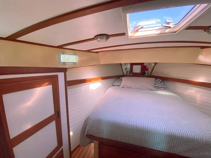 Reveille Yacht Photos Pics 