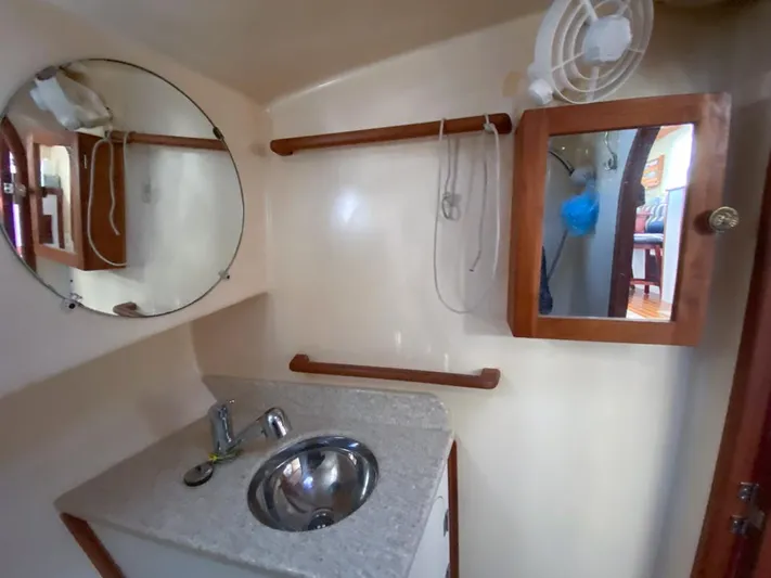 Reveille Yacht Photos Pics 