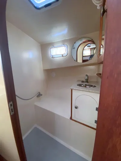 Reveille Yacht Photos Pics 