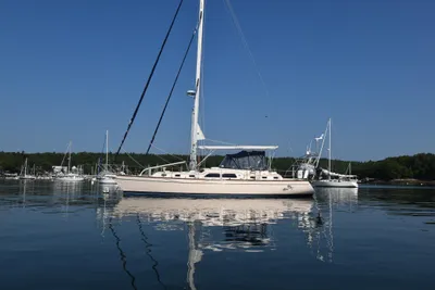 Island Packet 485