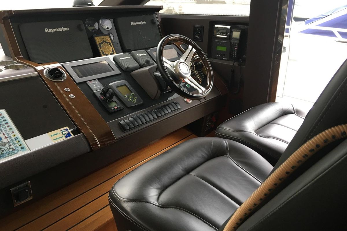 2014 Princess 73 