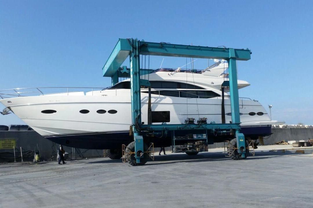 2014 Princess 73 
