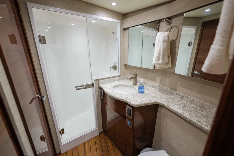 Salty Dog Yacht Photos Pics Viking 54 Salty Dog - Forward Head