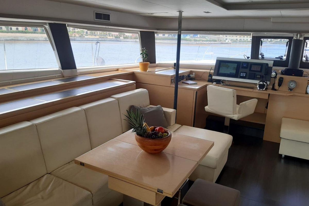 2014 Fountaine Pajot 67 