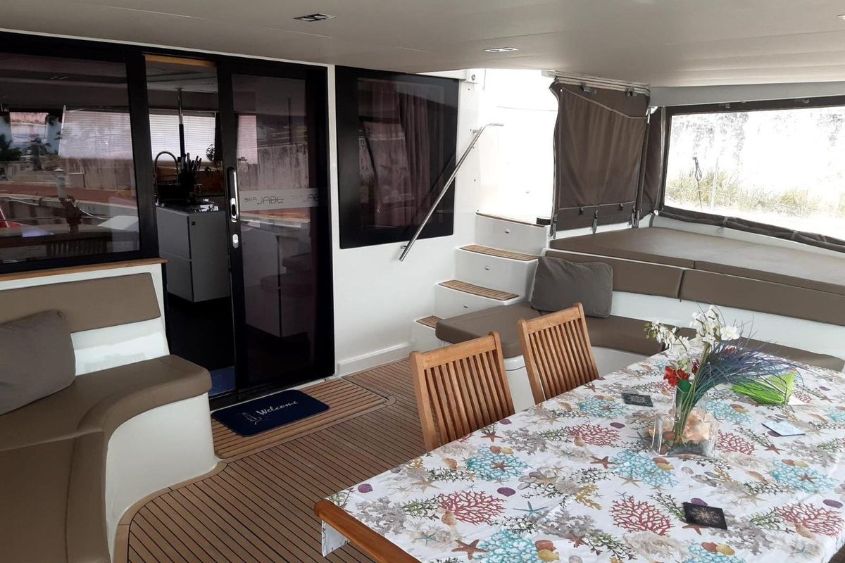 2014 Fountaine Pajot 67 