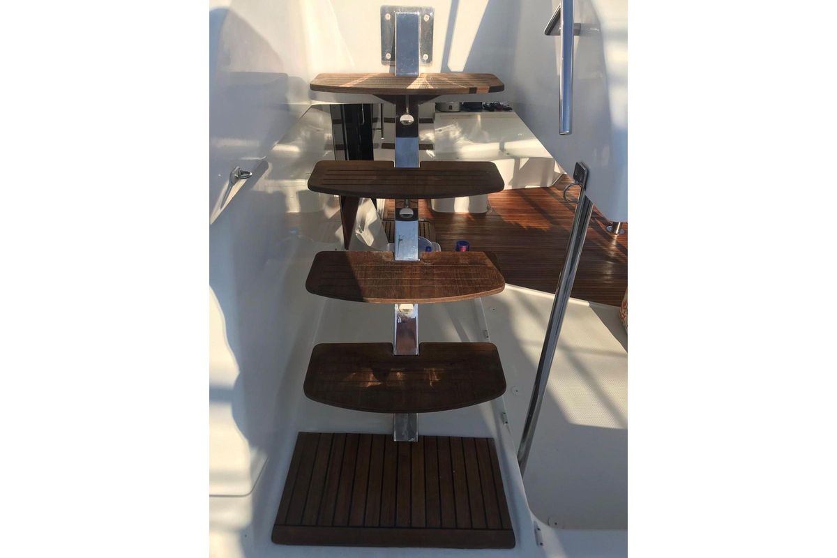 2014 Fountaine Pajot 67 