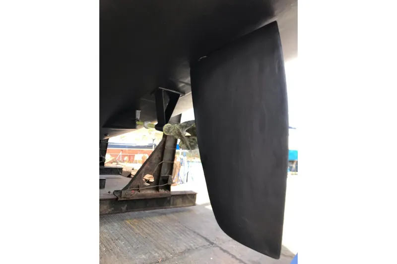 Sea Jade Yacht Photos Pics Underwater view of 2014 FONTAINE PAJOT 63 yacht rudder and propeller.