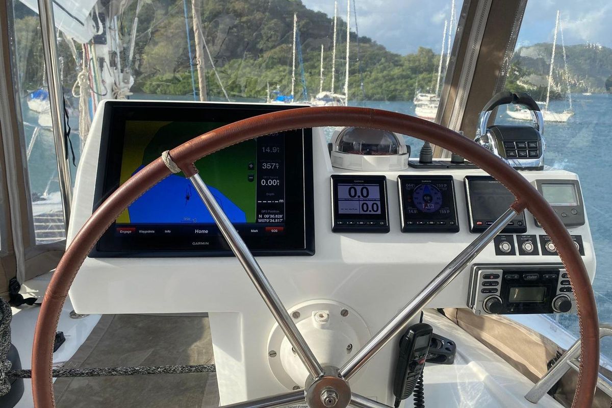 2014 Fountaine Pajot 67 