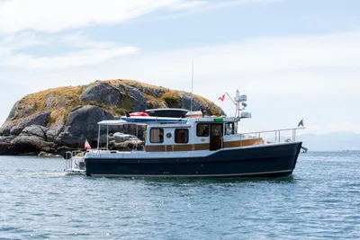 Ranger Tugs R-31 Sedan Luxury Edition