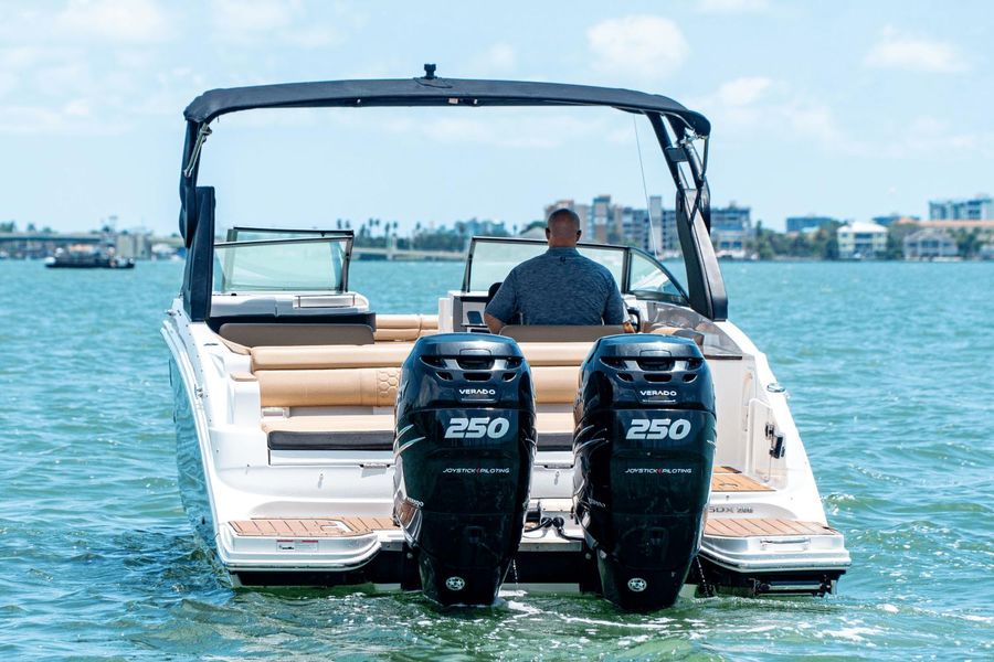 2018 Sea Ray SDX 290 Outboard