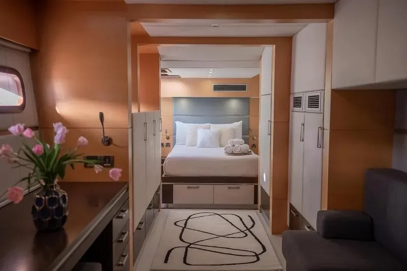 Mulan Yacht Photos Pics 