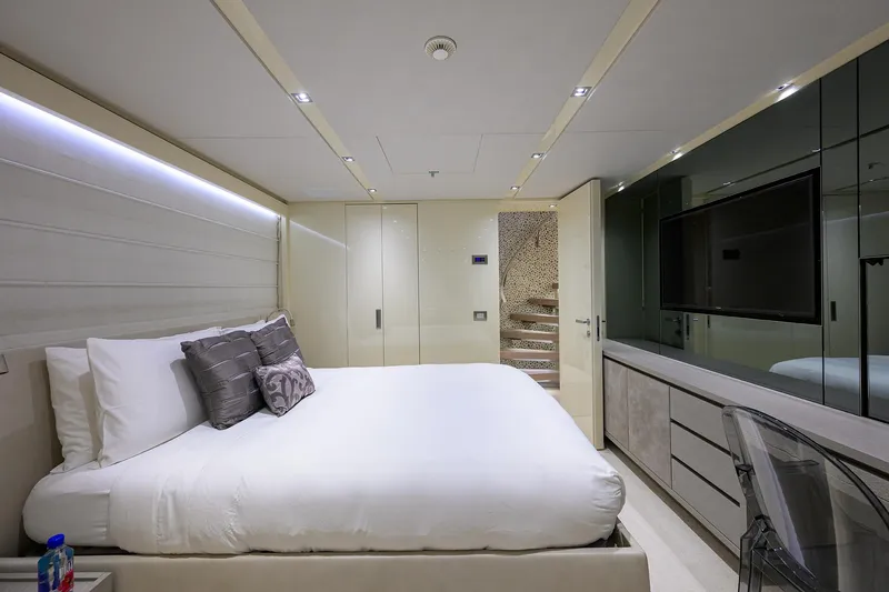 Phoenix Yacht Photos Pics Sanlorenzo SD112 Phoenix - Aft Port Guest Stateroom