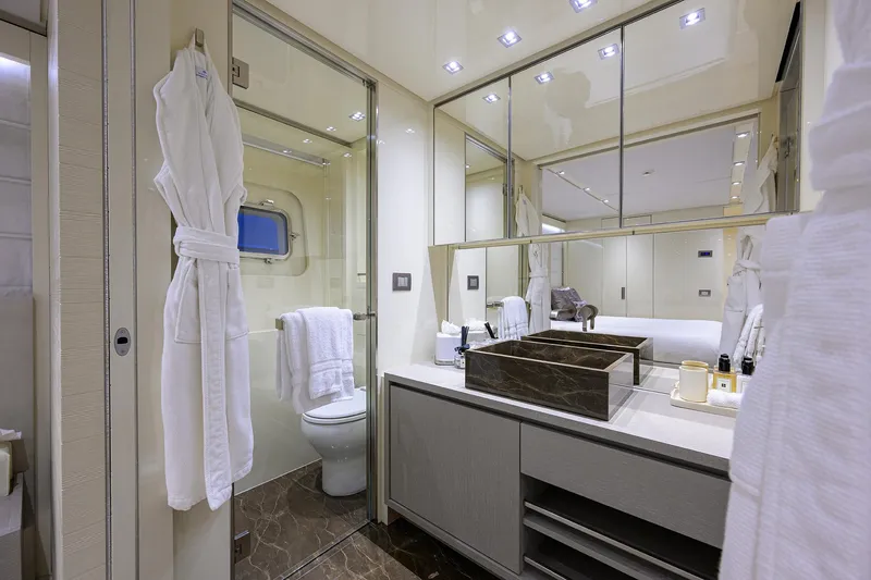 Phoenix Yacht Photos Pics Sanlorenzo SD112 Phoenix - Aft Starboard Guest Head