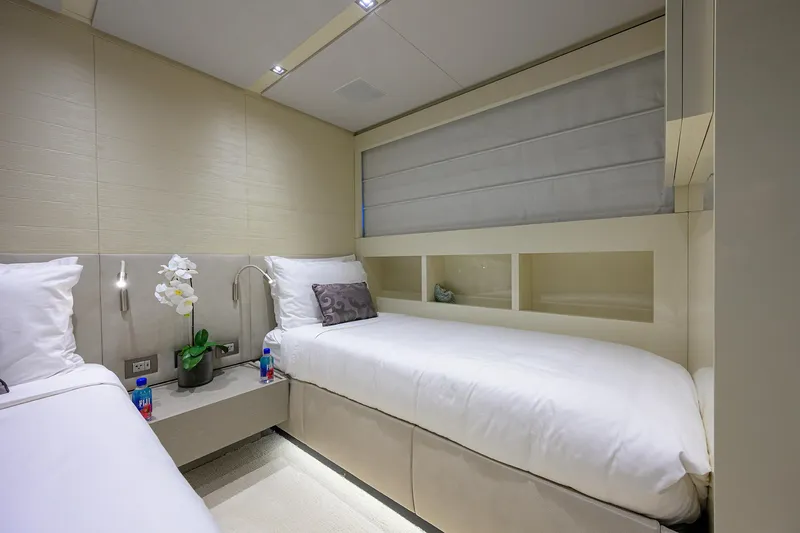 Phoenix Yacht Photos Pics Sanlorenzo SD112 Phoenix - Forward Starboard Guest Stateroom