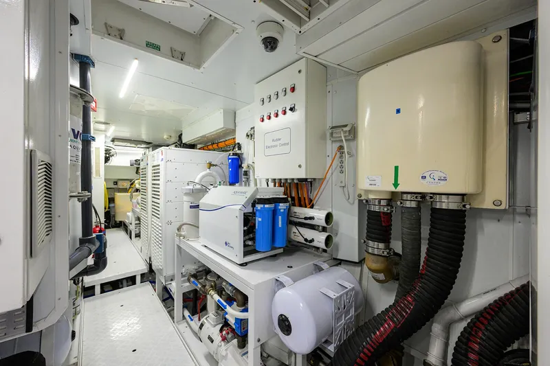 Phoenix Yacht Photos Pics Sanlorenzo SD112 Phoenix - Engine Room