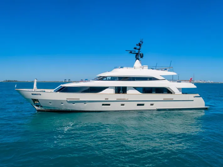 Phoenix Yacht Photos Pics Sanlorenzo SD112 Phoenix - Profile