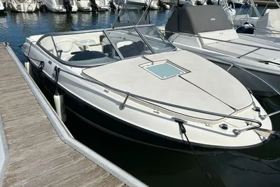 2011 Brunswick BAYLINER 652 CU