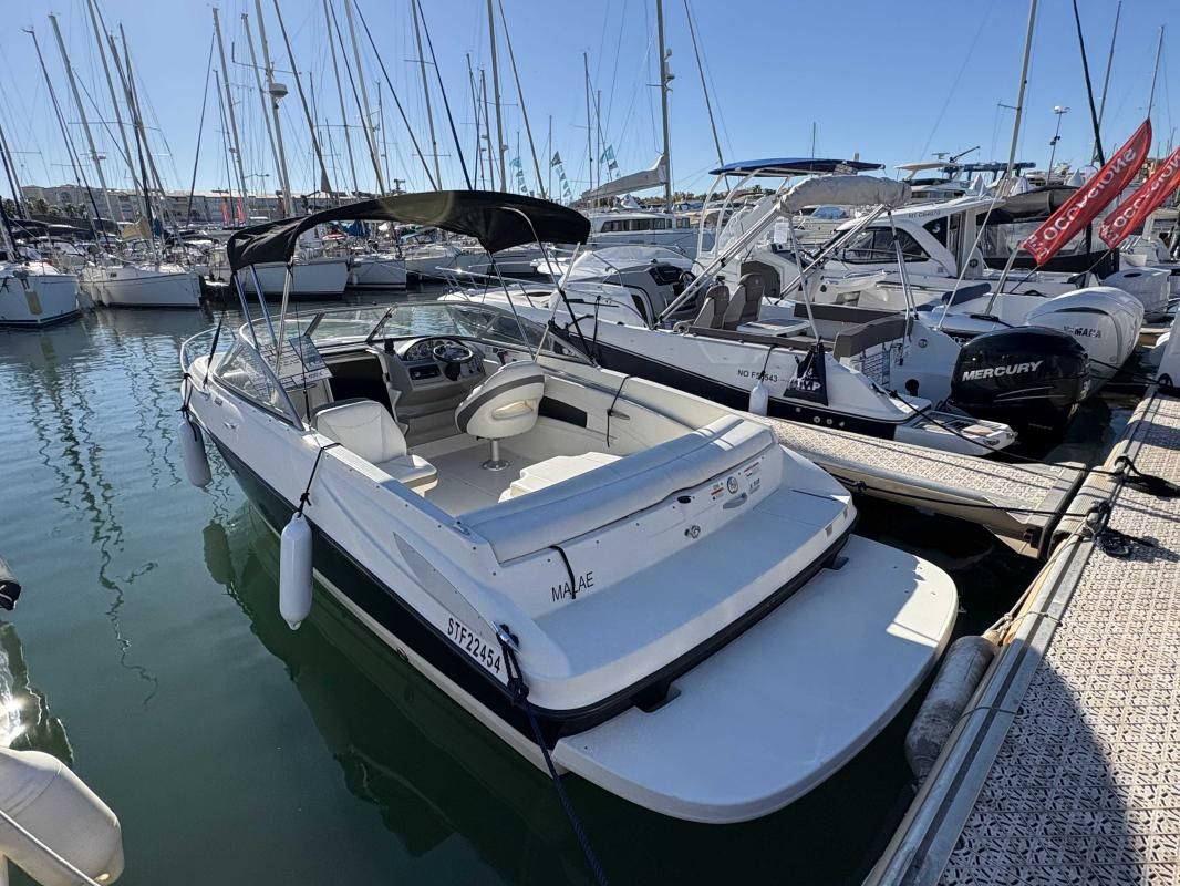 2011 Brunswick BAYLINER 652 CU