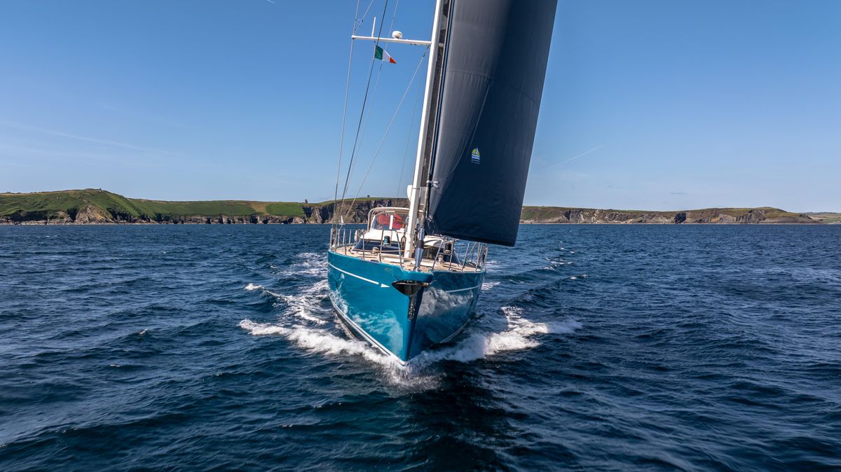 2013 Oyster 88 