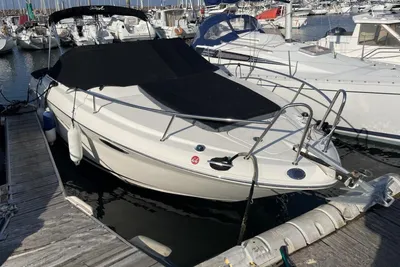 2013 Sea Ray 235 Weekender