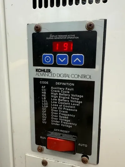 Luna Yacht Photos Pics Kohler advanced digital control panel displaying code 191 on Azimut Atlantis 45, 2014 model.