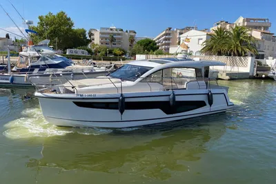 Sealine C335