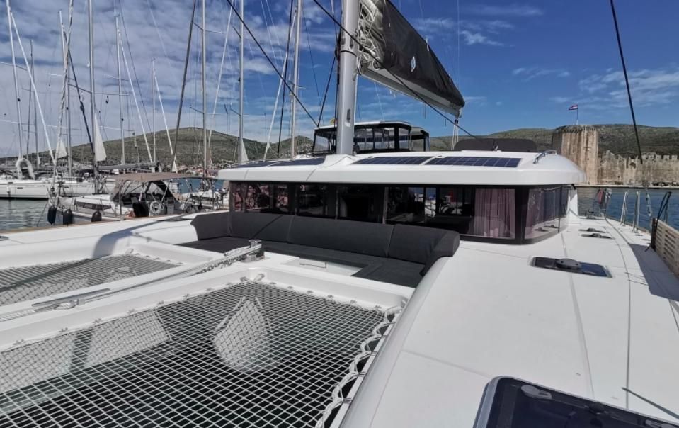 2020 Lagoon 45 