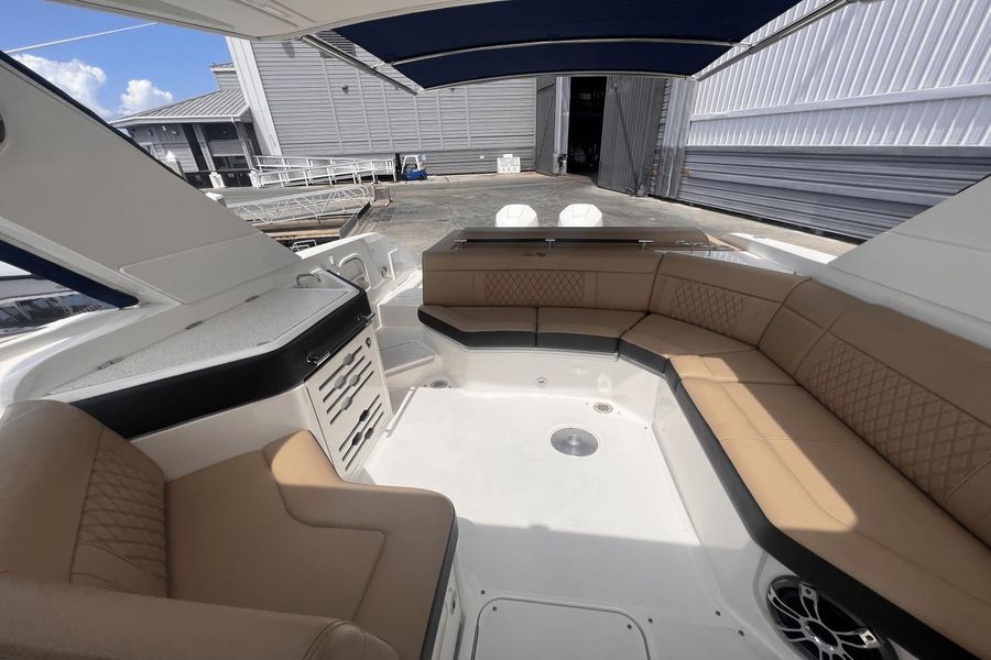2020 Sea Ray SLX 310 OB