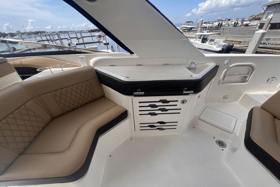 2020 Sea Ray SLX 310 OB