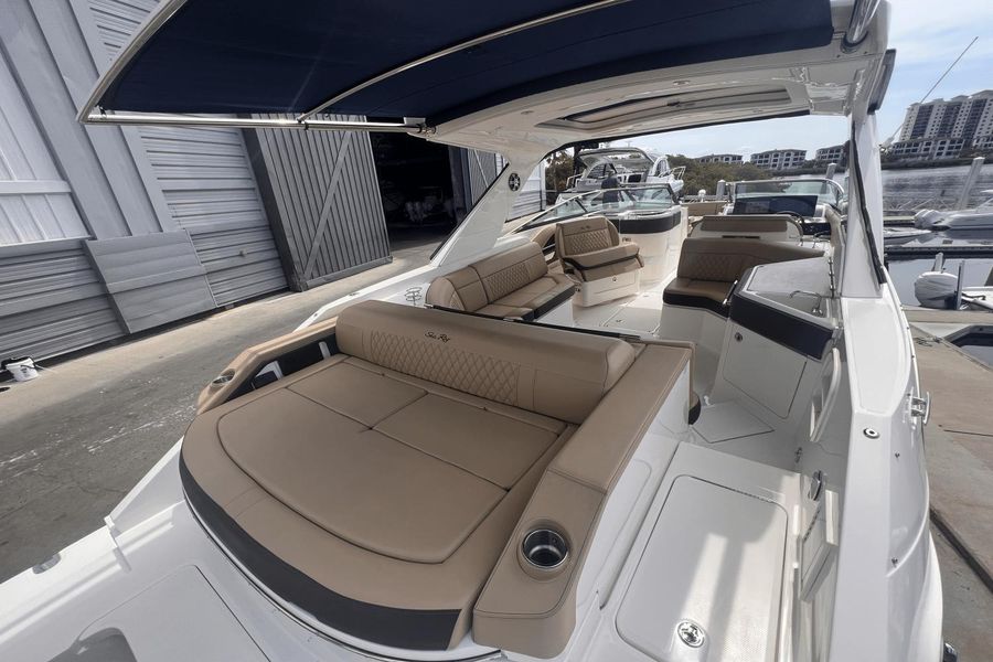2020 Sea Ray SLX 310 OB