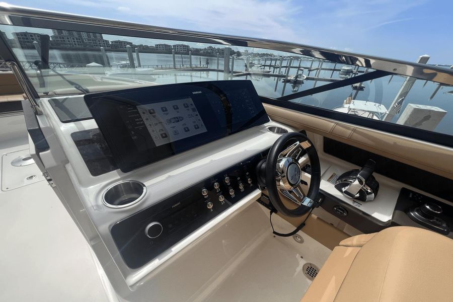 2020 Sea Ray SLX 310 OB