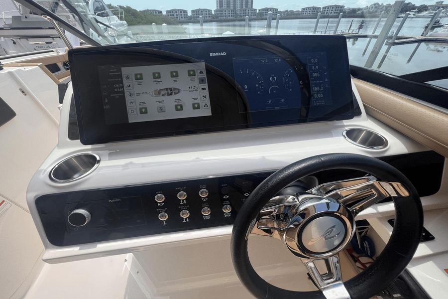 2020 Sea Ray SLX 310 OB