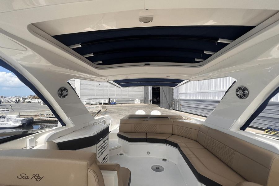 2020 Sea Ray SLX 310 OB