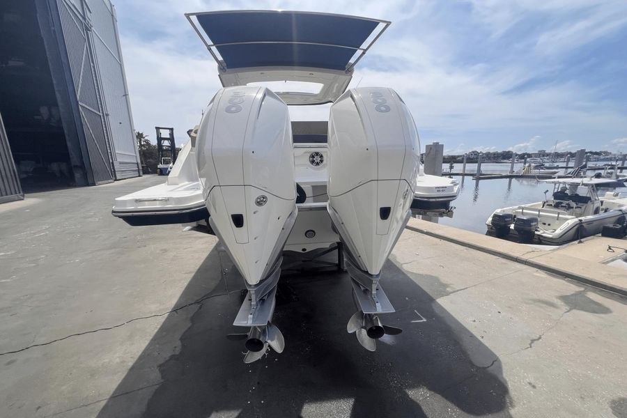 2020 Sea Ray SLX 310 OB