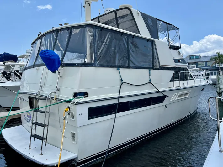 Journey's End Yacht Photos Pics 