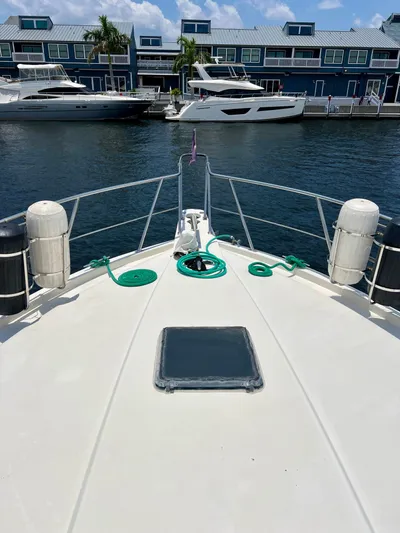 Journey's End Yacht Photos Pics 