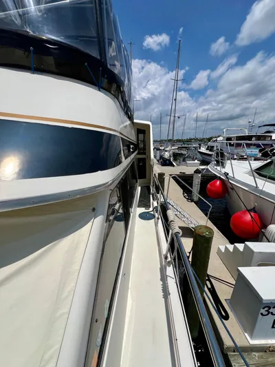 Journey's End Yacht Photos Pics 