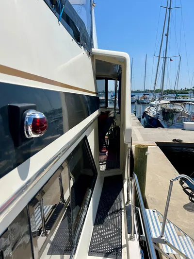 Journey's End Yacht Photos Pics 