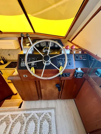 Journey's End Yacht Photos Pics 