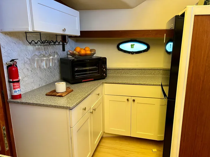 Journey's End Yacht Photos Pics 