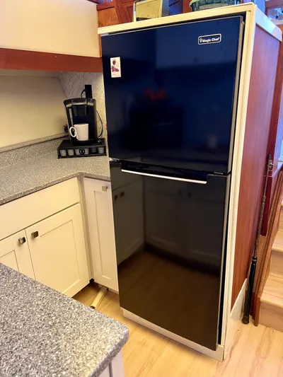 Journey's End Yacht Photos Pics 