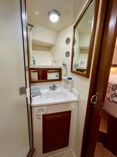 Journey's End Yacht Photos Pics 