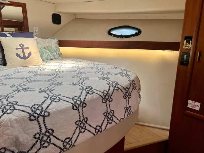 Journey's End Yacht Photos Pics 