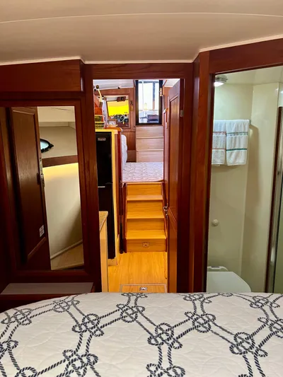 Journey's End Yacht Photos Pics 