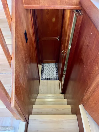 Journey's End Yacht Photos Pics 