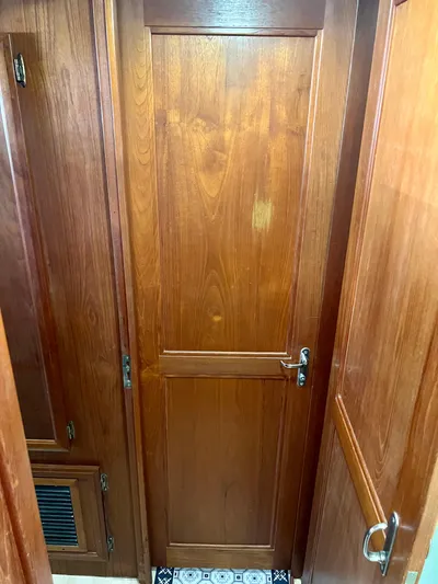 Journey's End Yacht Photos Pics 