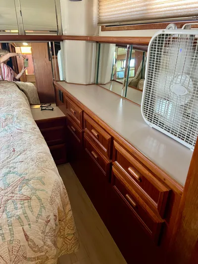 Journey's End Yacht Photos Pics 