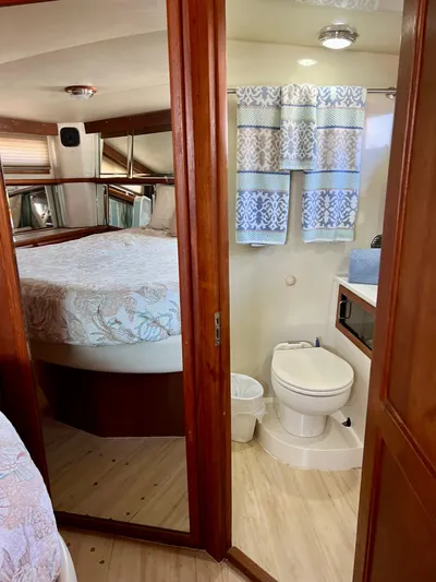 Journey's End Yacht Photos Pics 