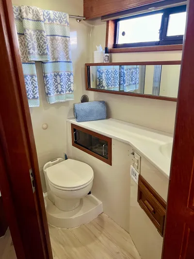 Journey's End Yacht Photos Pics 